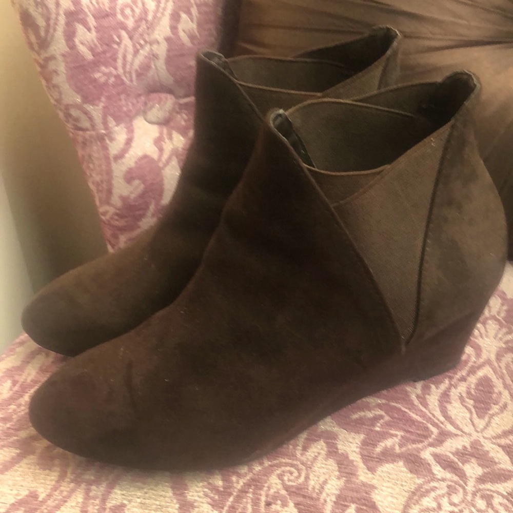 These are a pair of my fav shoes.